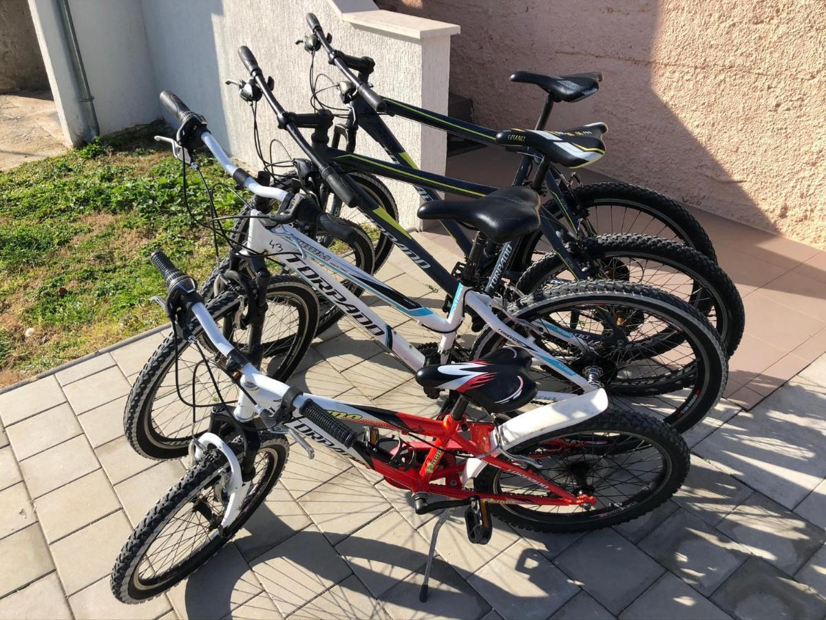 Apartment Madis & Free Bikes Пула Екстериор снимка
