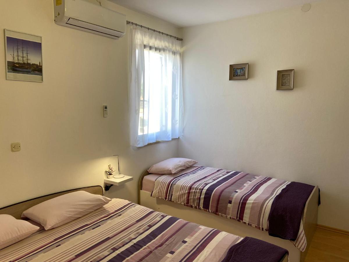 Apartment Madis & Free Bikes Пула Екстериор снимка